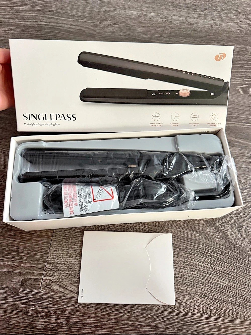 SINGLEPASS flat iron Black NWT